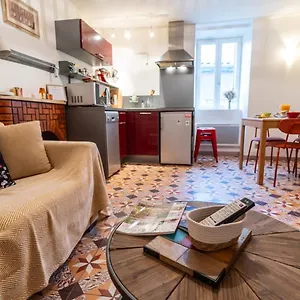 La Maison Dans Les Remparts Hébergement de vacances Sainte-Eulalie-de-Cernon